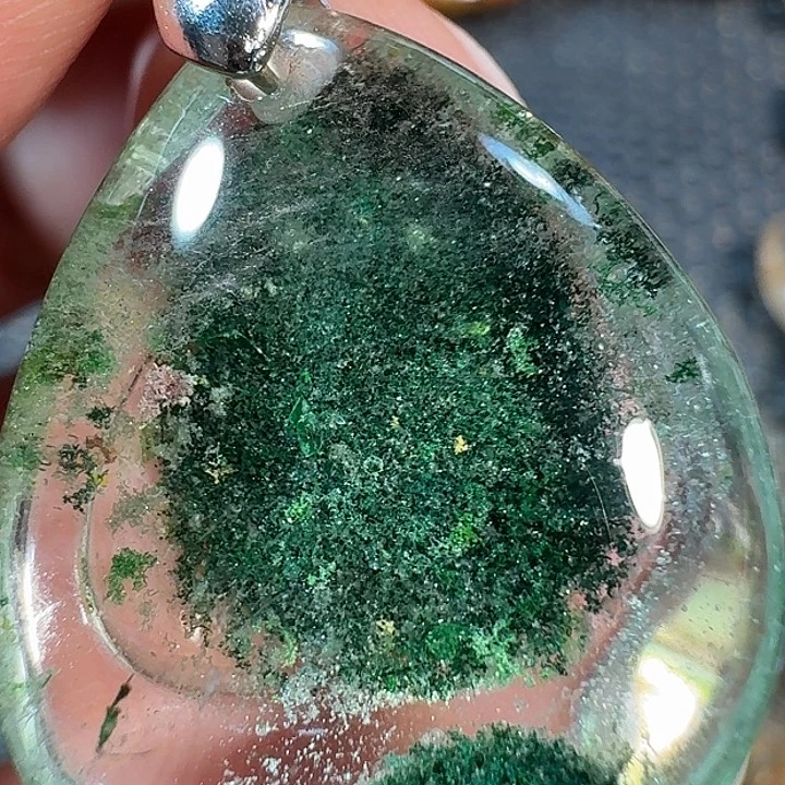 贝***勒未镶嵌颈饰水晶我