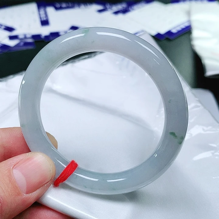 翡翠手镯未镶嵌翡翠手镯未镶嵌