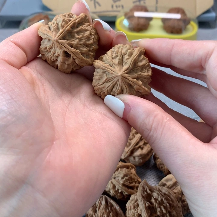 中***家文玩核桃吊坠异形单只