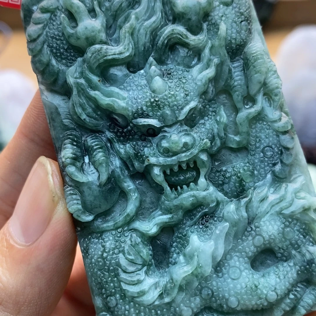 定制翡翠未镶嵌龙