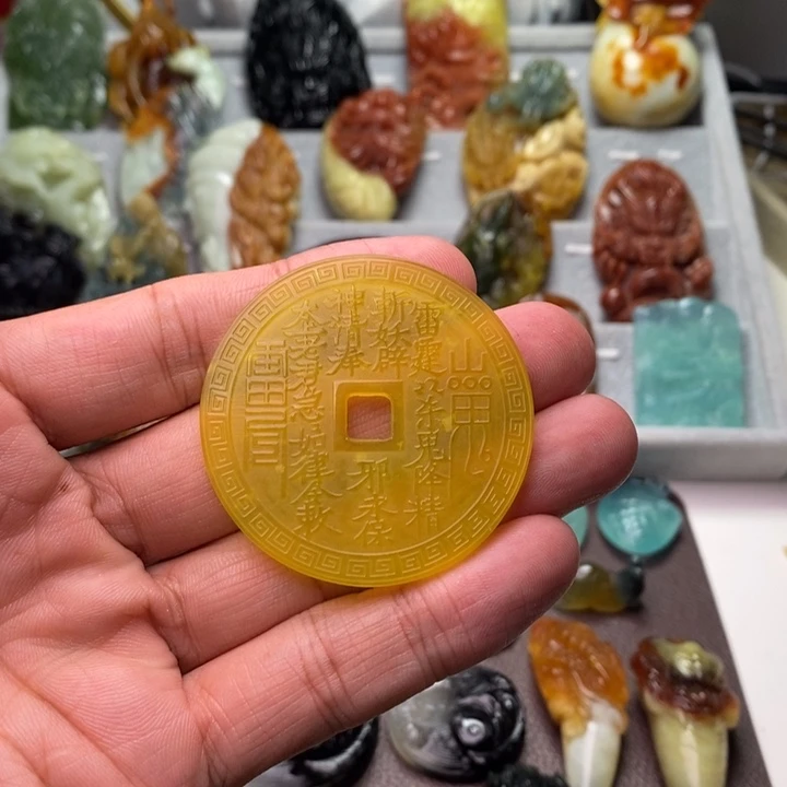 未镶嵌蛇纹石玉颈饰