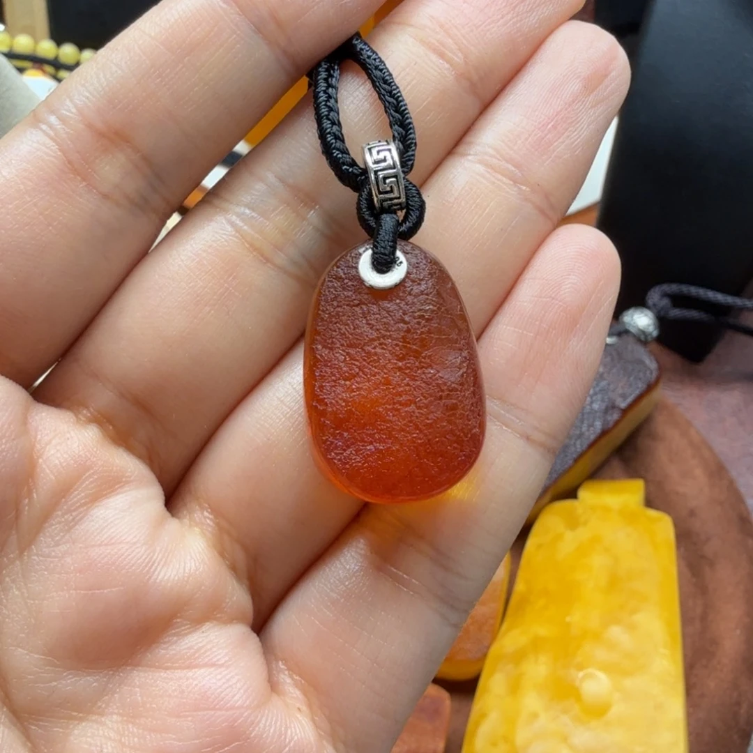 未镶嵌吊坠(赠链)琥珀