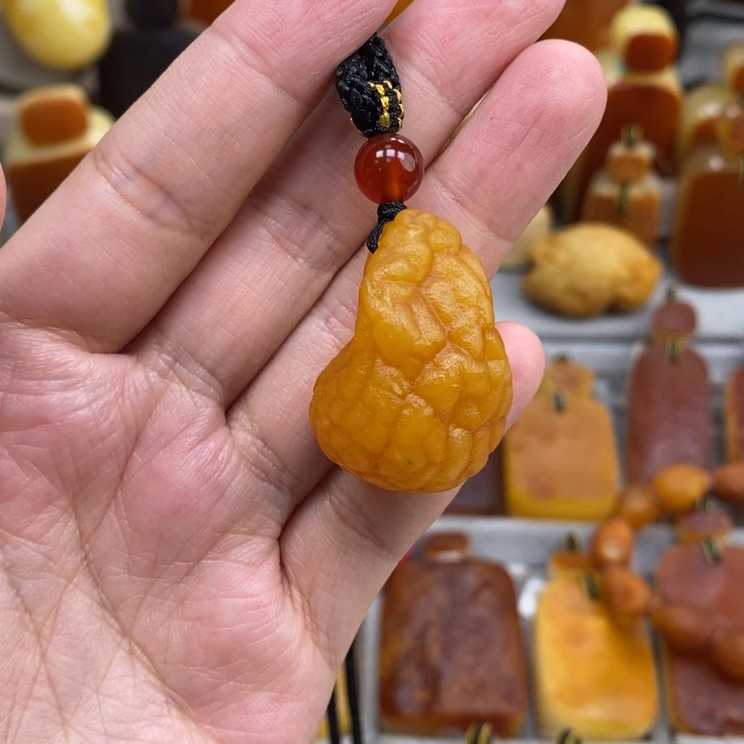 蜜蜡未镶嵌珠宝奇石