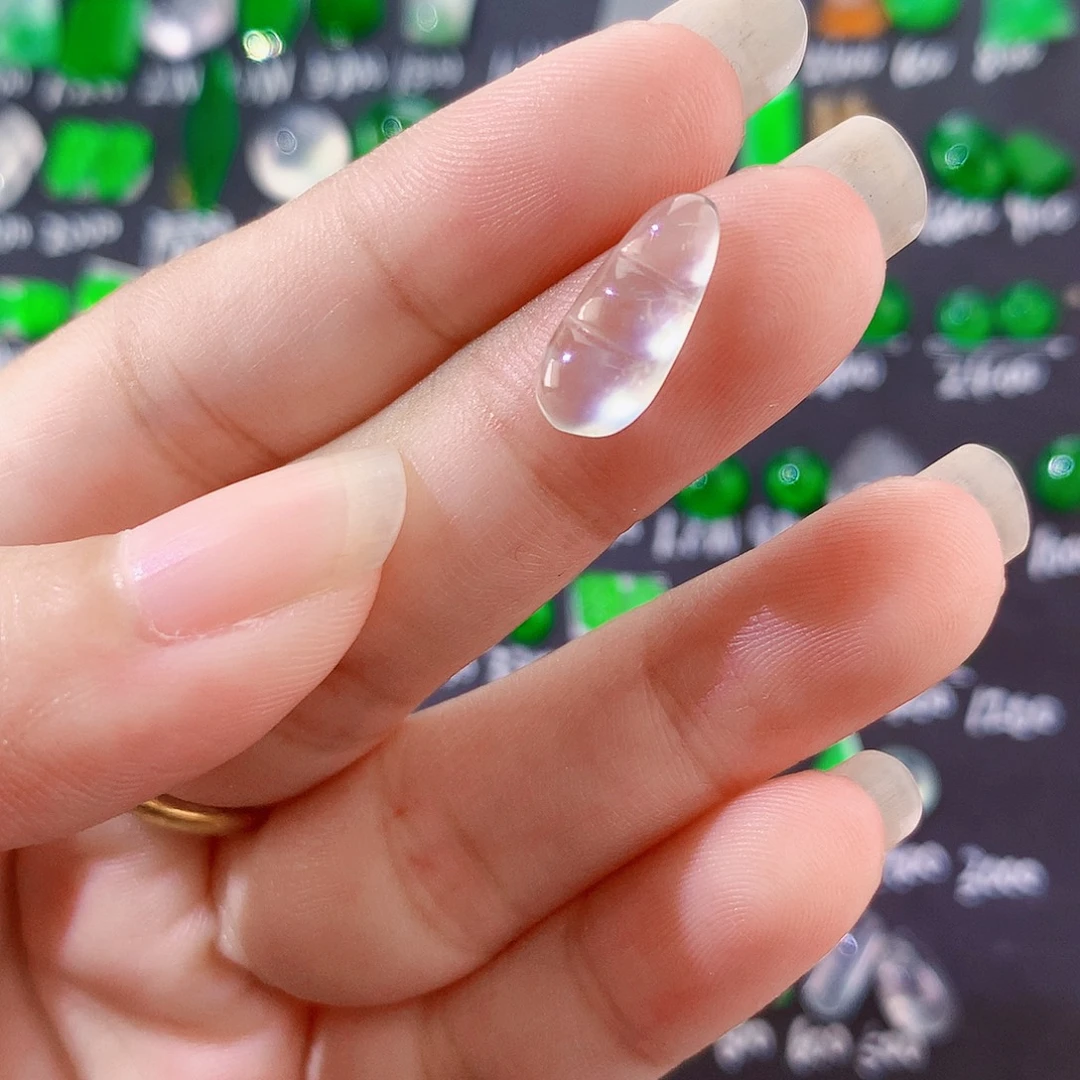 翡翠未镶嵌颈饰白钢豆子