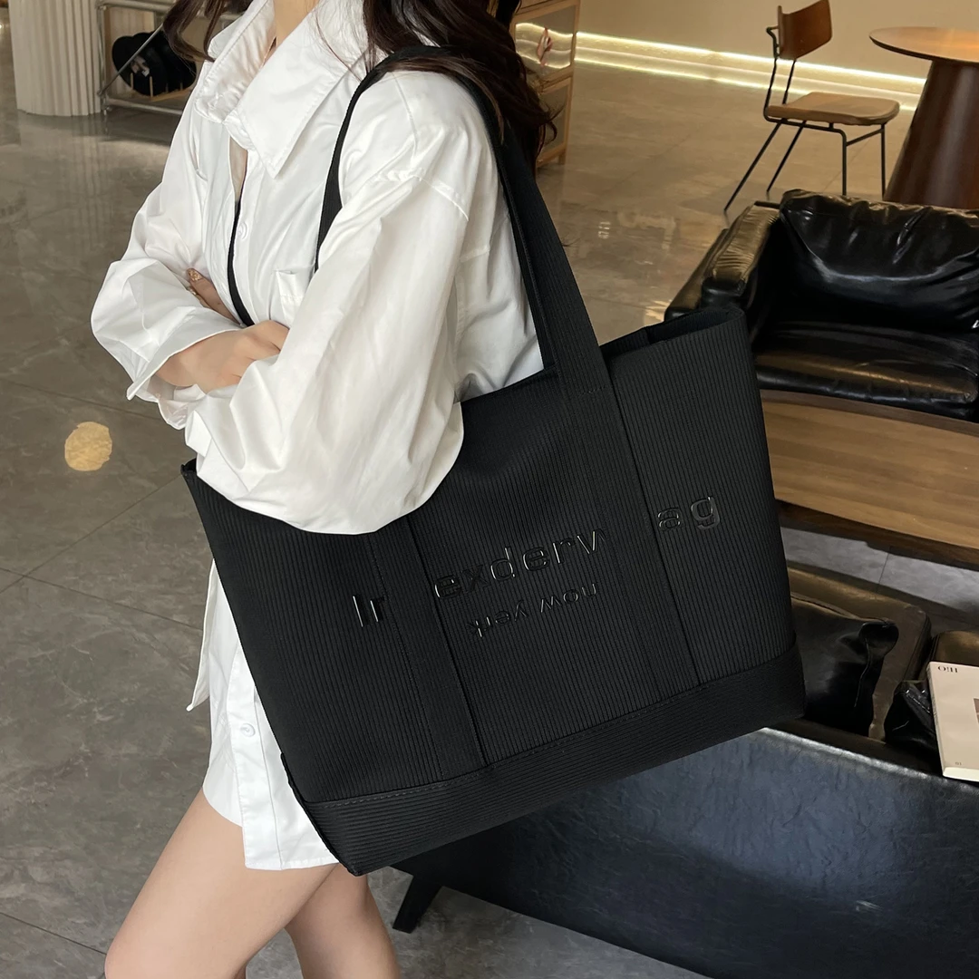 高级感包包女2025新款大容量百搭通勤托特包休闲购物袋单肩斜挎包