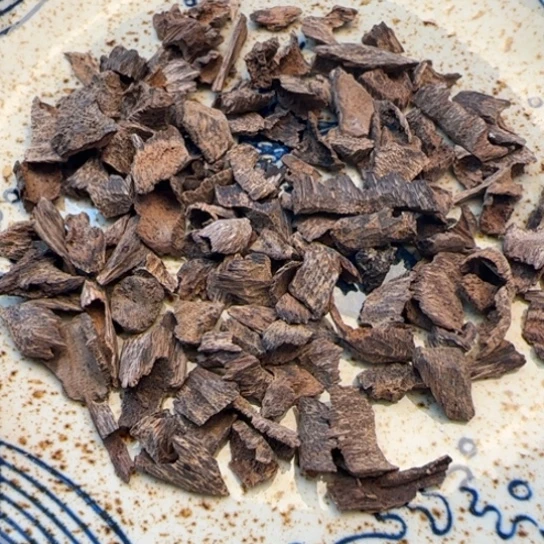 沉香摆件海南野生鸡母虫10克