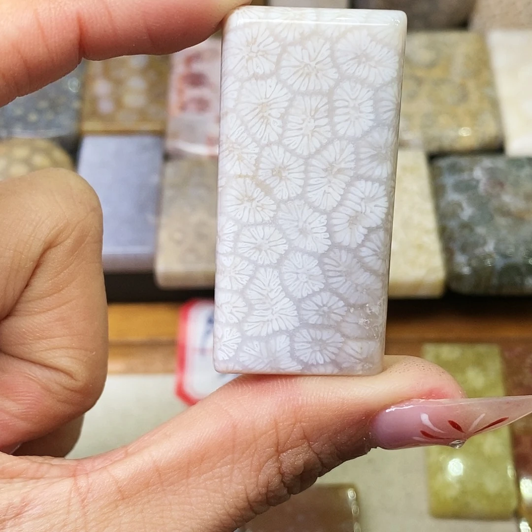 硅化玉颈饰合金薇**爱