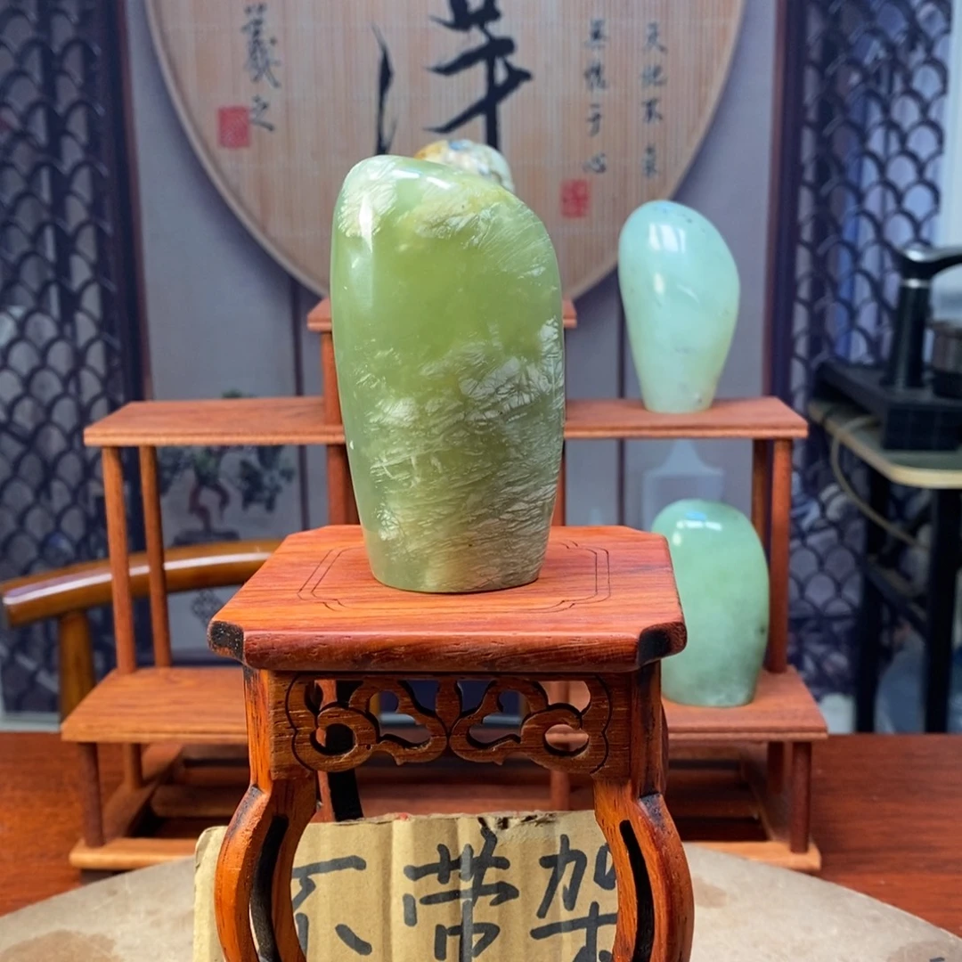 草***河玉岫岩精品原石摆件