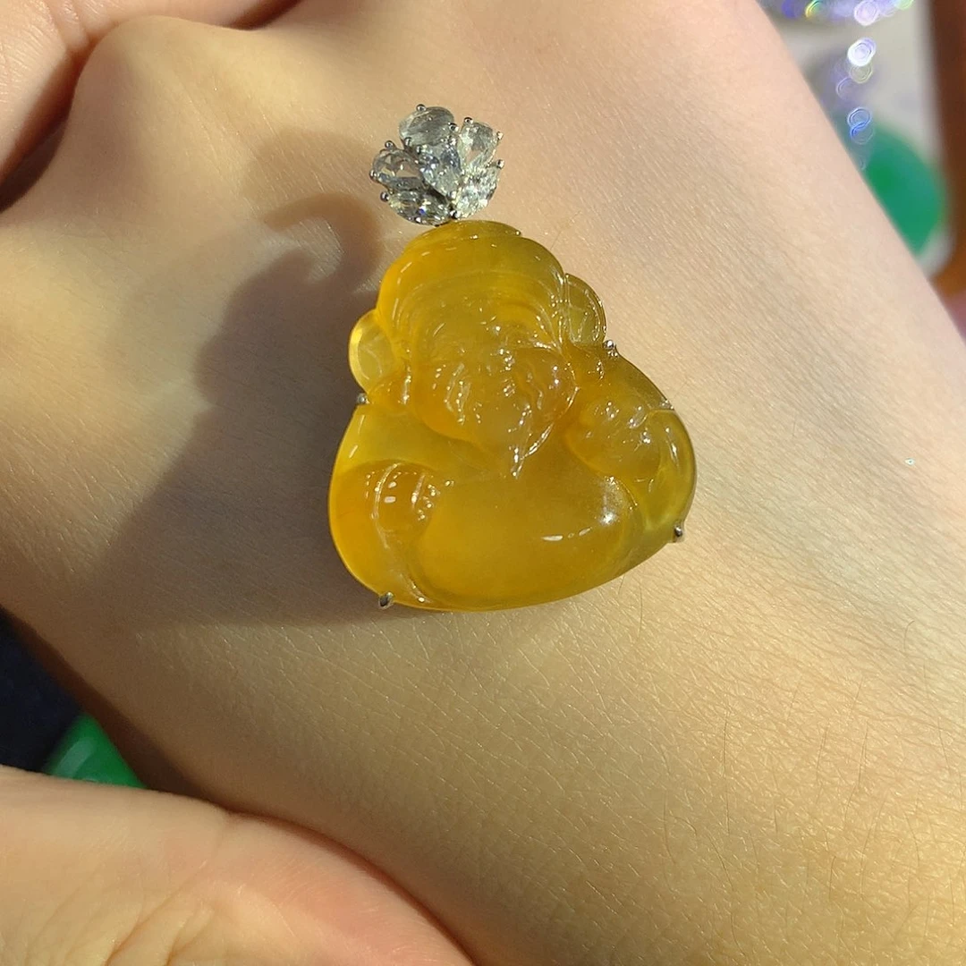 颈饰18K金镶嵌翡翠