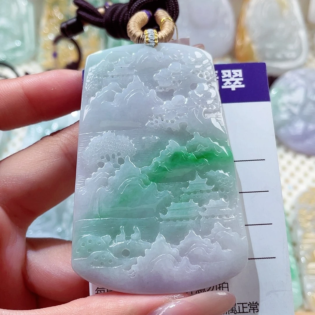 翡翠未镶嵌颈饰山水
