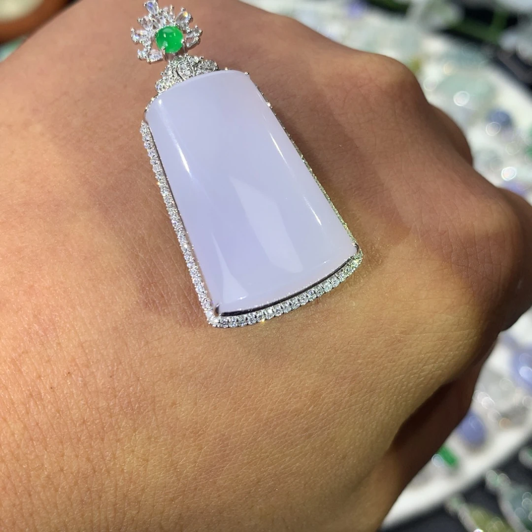 T***ｚ吊坠(不含链)18K金镶嵌翡翠