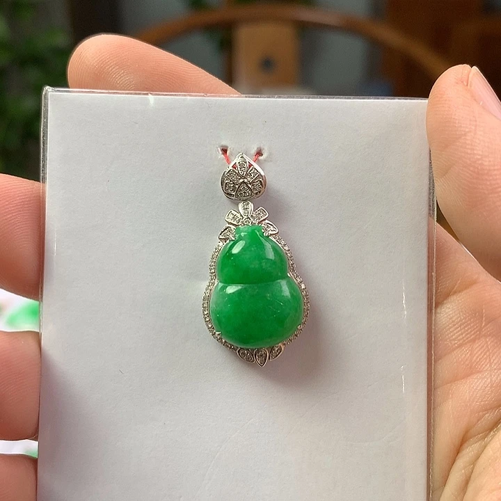 翡翠18K金镶嵌颈饰翡翠首饰