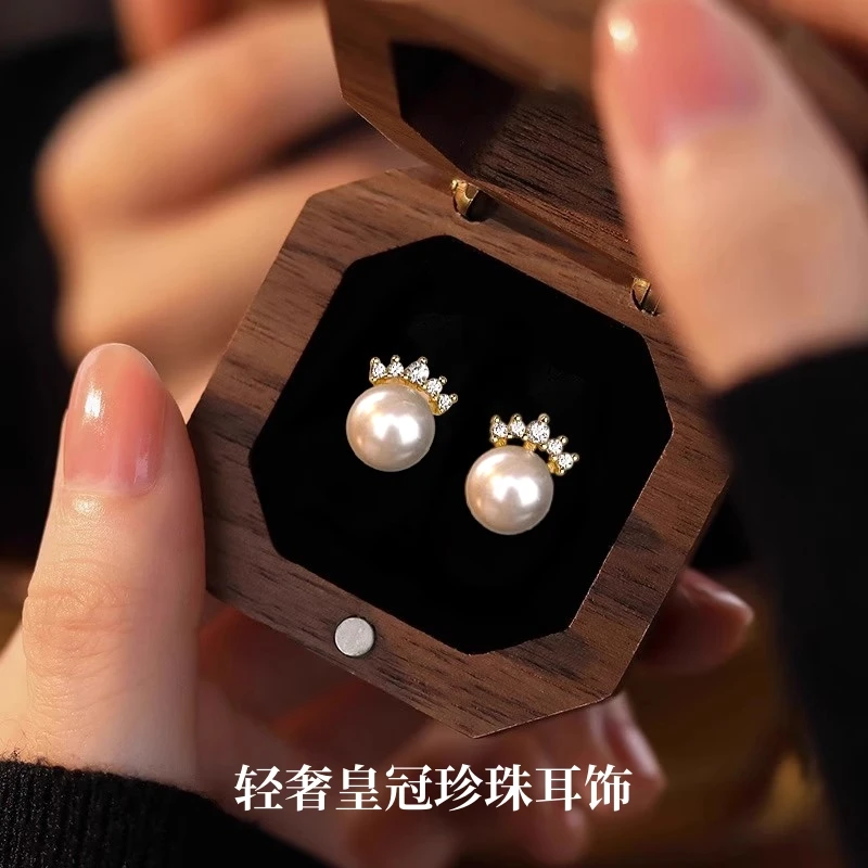 925银耳饰 轻奢皇冠珍珠耳钉法式精致大气高级感小众设计爆款耳环