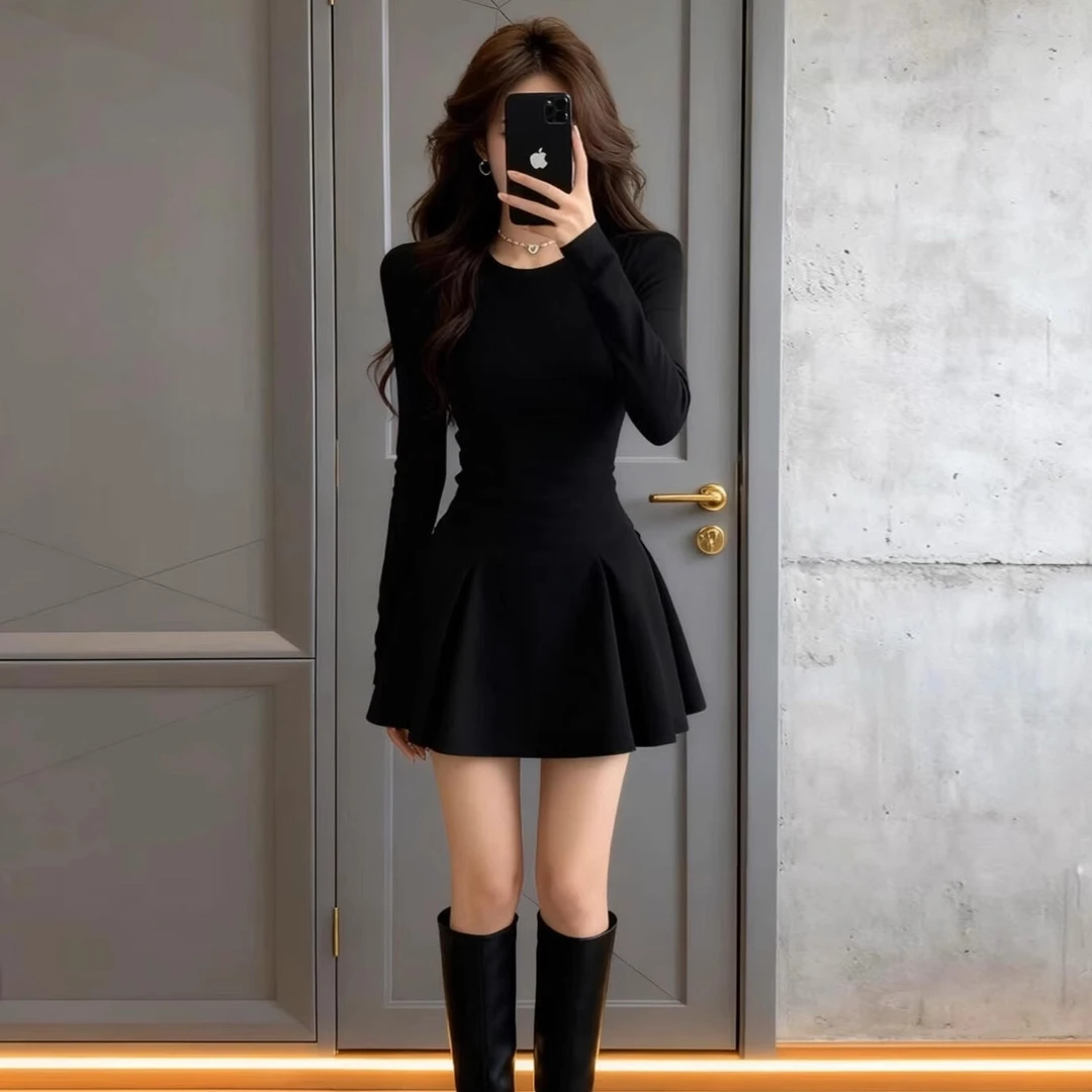 法式赫本风黑色长袖连衣裙女秋冬2025新款小个子收腰显瘦a字短裙