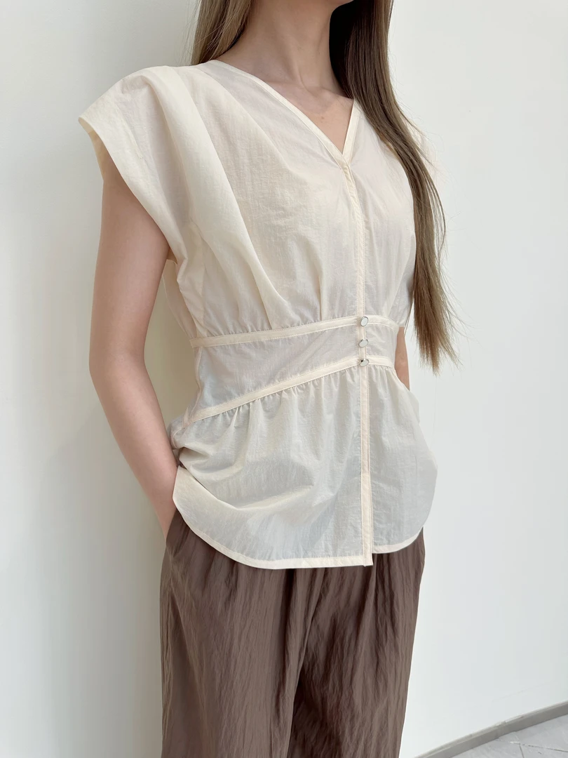 2025飞秒《哈瓦纳》夏季显瘦气质收腰百搭小众轻薄法式衬衫