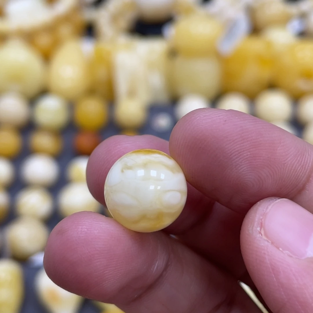蜜蜡未镶嵌裸石12.9mm皮沁