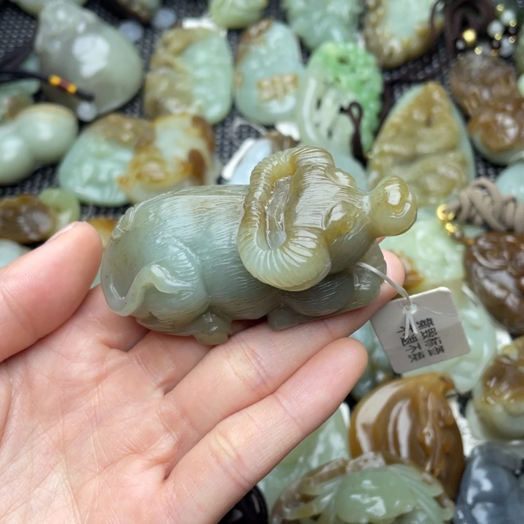 楞***）和田玉未镶嵌颈饰