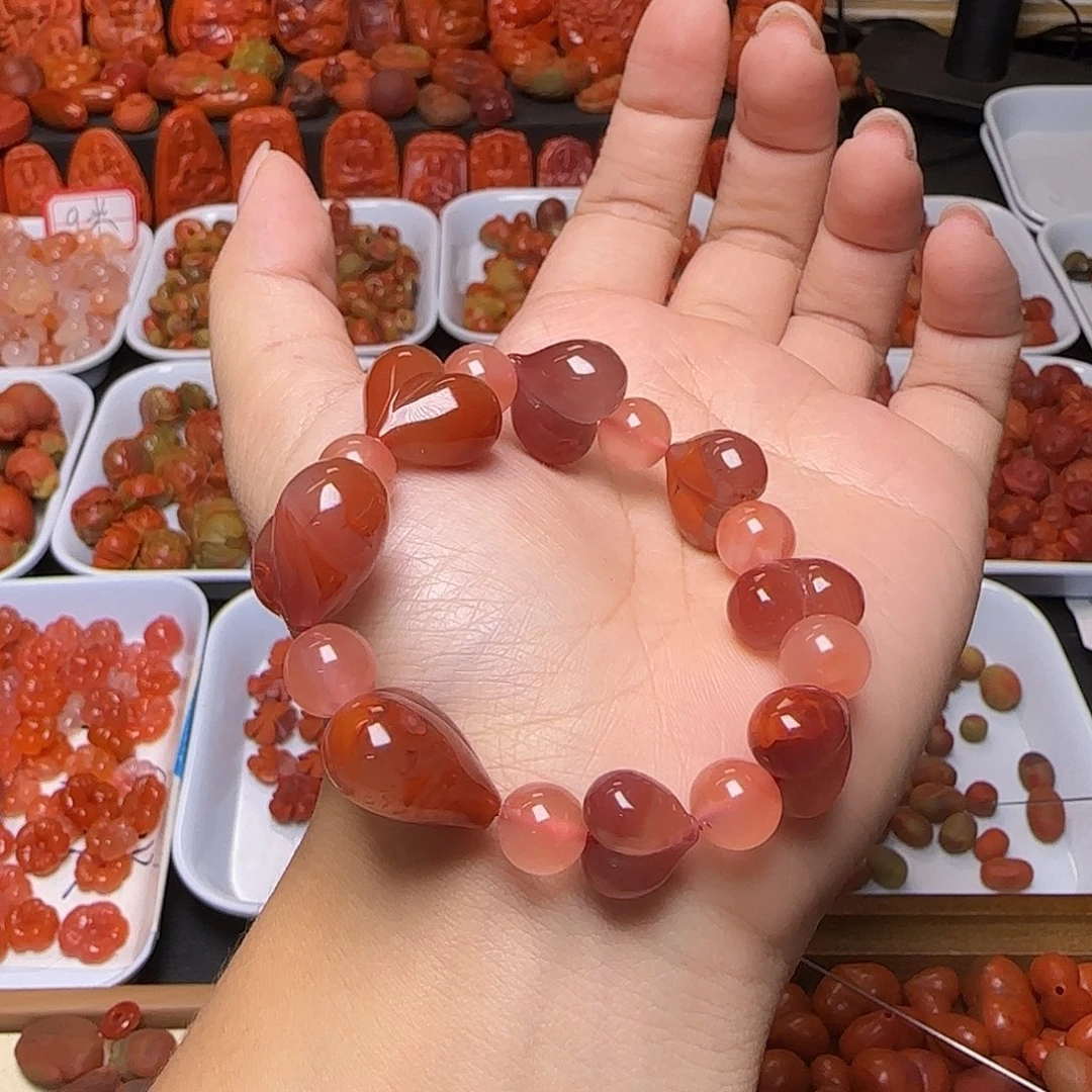 南红玛瑙未镶嵌颈饰