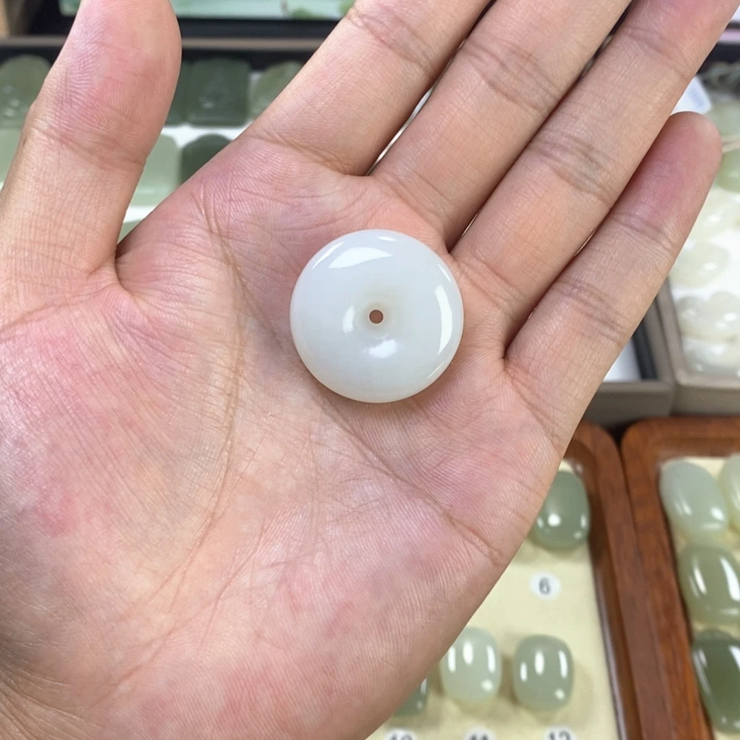 *****和田玉未镶嵌颈饰