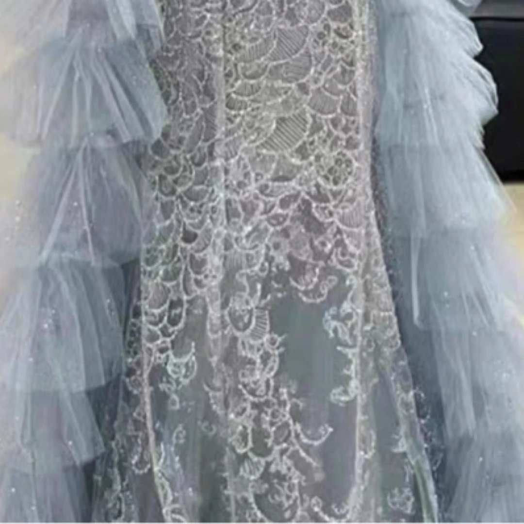 出售婚纱礼服，默认瑕疵