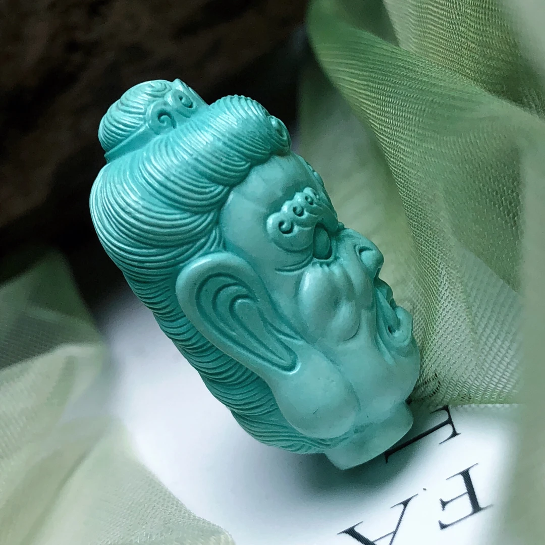 原矿绿松石精工雕刻黄财神尺寸：宽22.4高33.8厚16.6