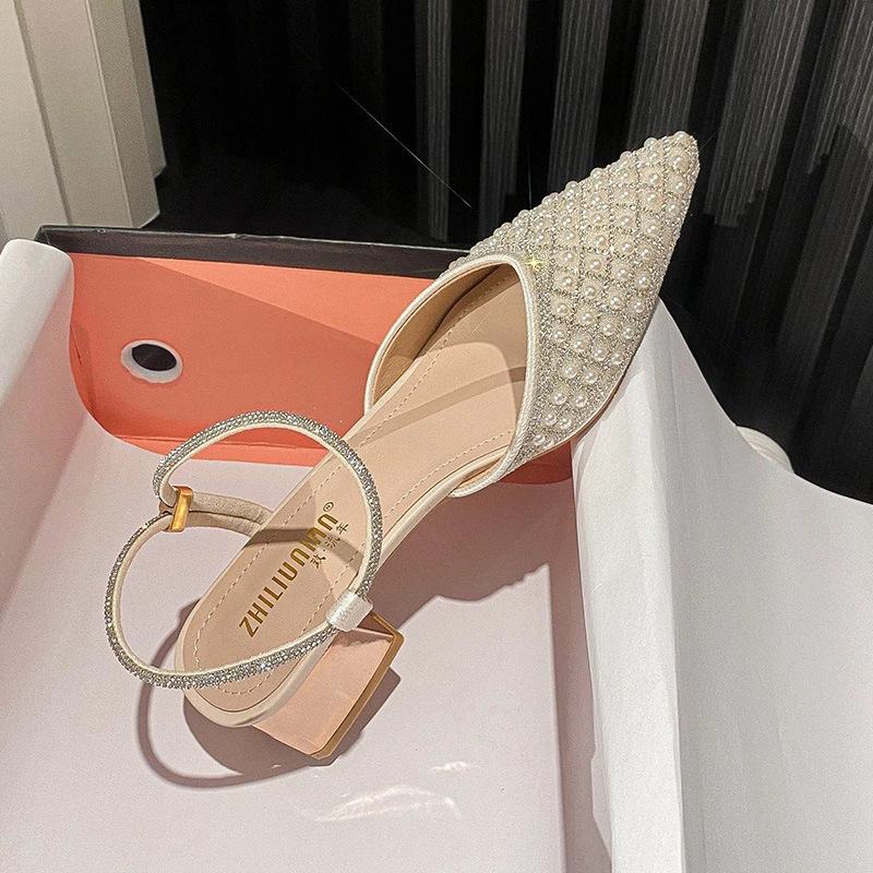 包头粗跟凉鞋女2025夏新款仙女风中跟百搭尖头水钻一字带女夏季鞋