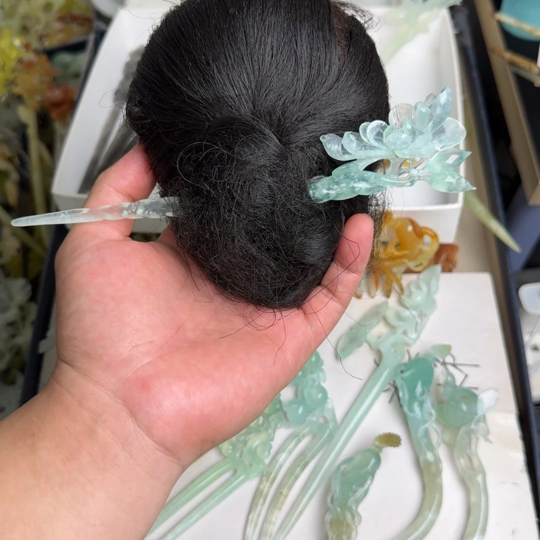 莓***汁蛇纹石玉未镶嵌发饰
