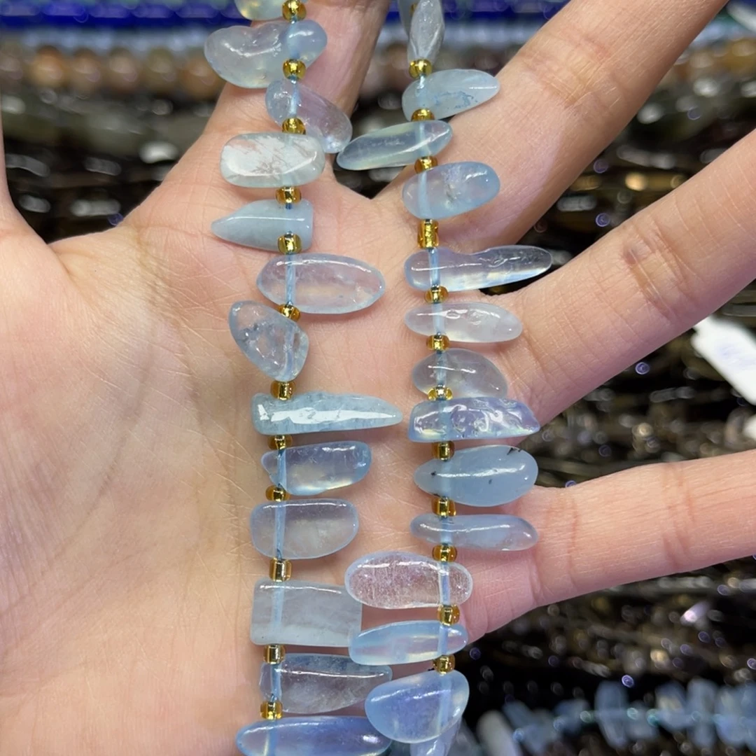 玛瑙/玉髓散珠海蓝宝一条