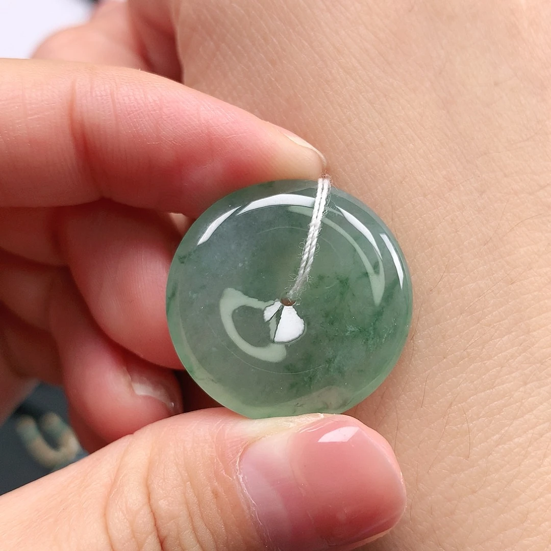 翡翠颈饰未镶嵌平安