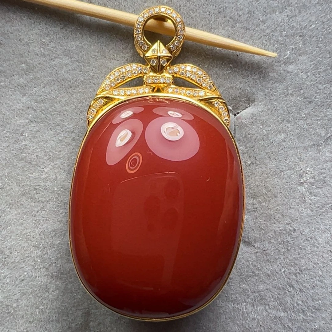 南红玛瑙18K金镶嵌吊坠