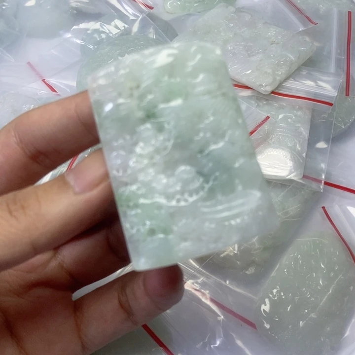 翡翠未镶嵌颈饰天然翡翠A货