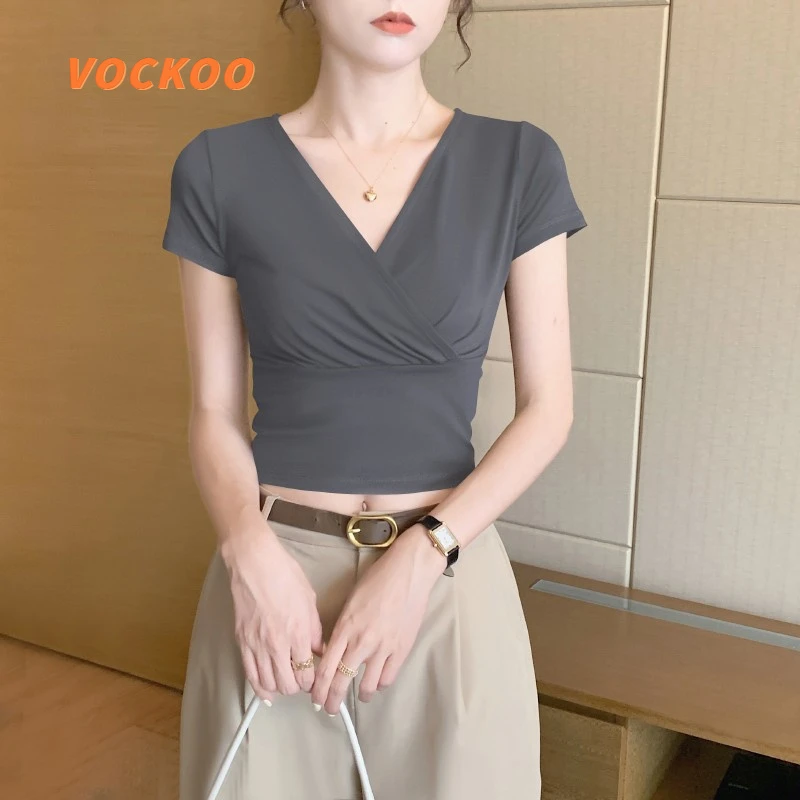 灰色短款v领正肩短袖t恤女夏2025新款修身褶皱设计感高腰露