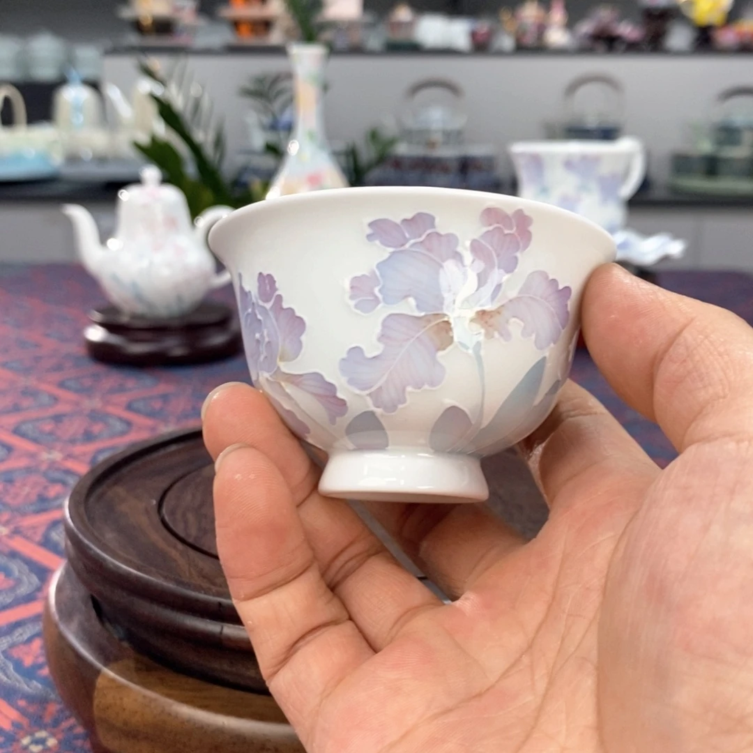 鸢尾花品茗杯手绘釉下高温