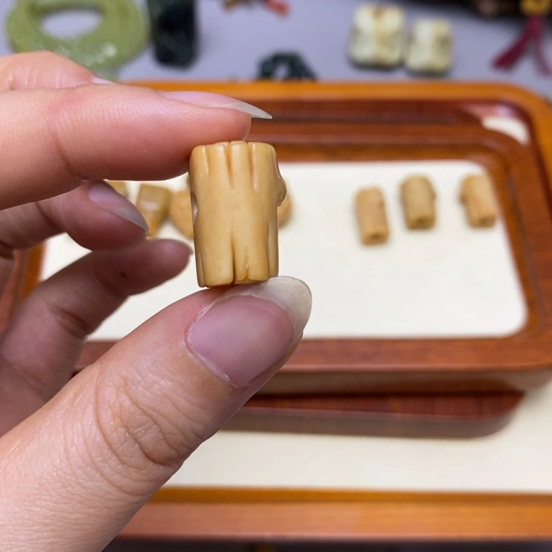 蛇纹石玉合金配饰青**棉