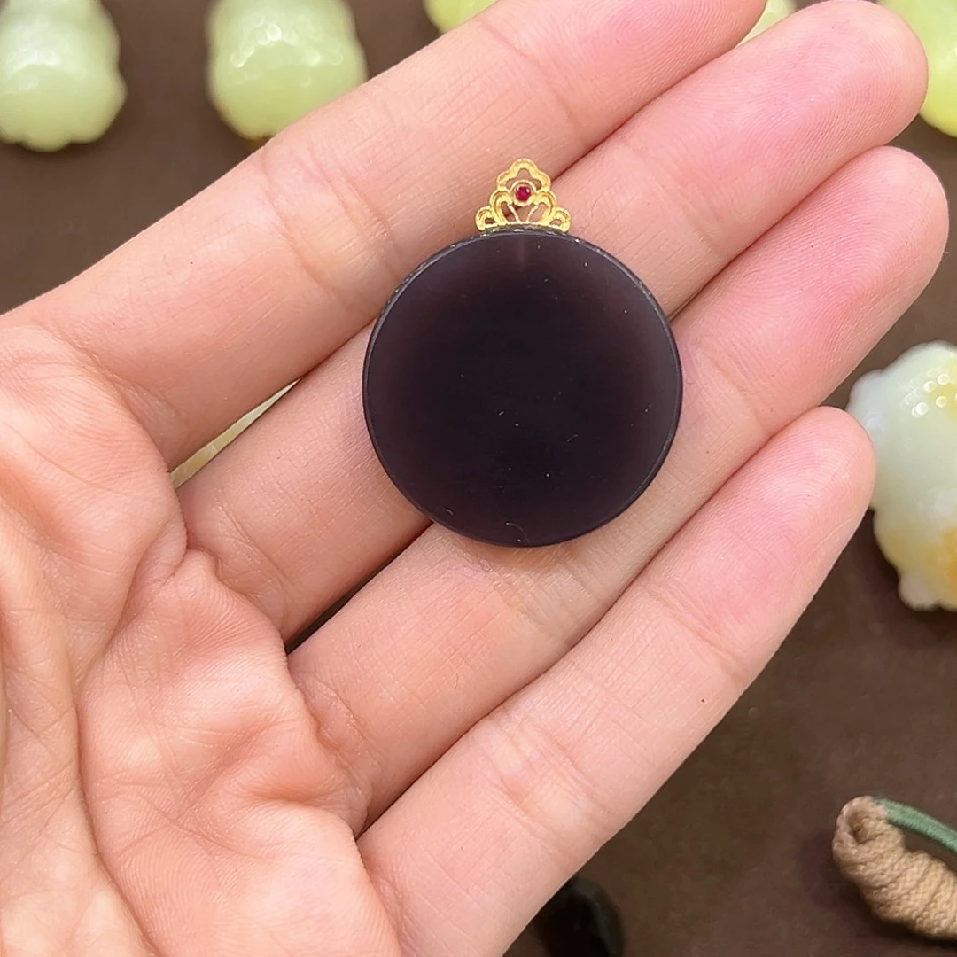 颈饰18K金镶嵌和田玉