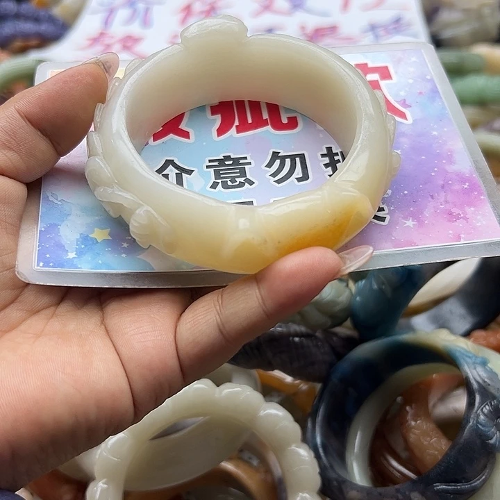 未镶嵌手镯石英岩玉如*