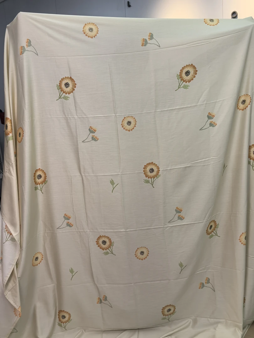 夏天必备啊姐妹，棉绸床单铺上凉快凉快的，大人老人孩子都需要