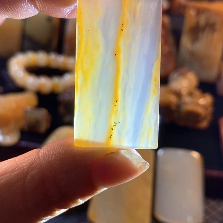 石英质玉（黄龙玉）合金黄龙玉
