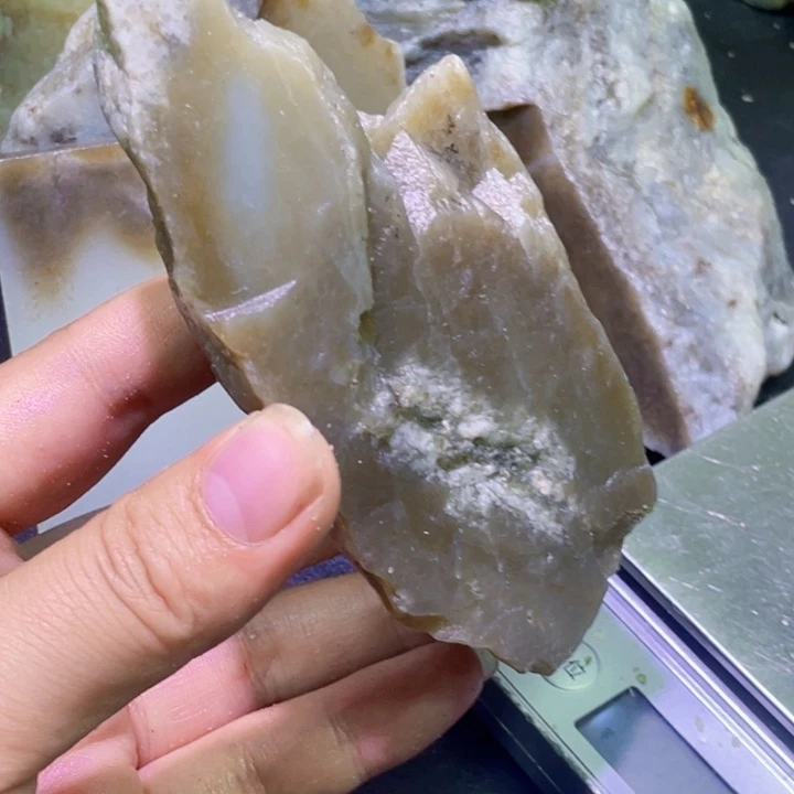 未镶嵌和田玉珠宝半成品