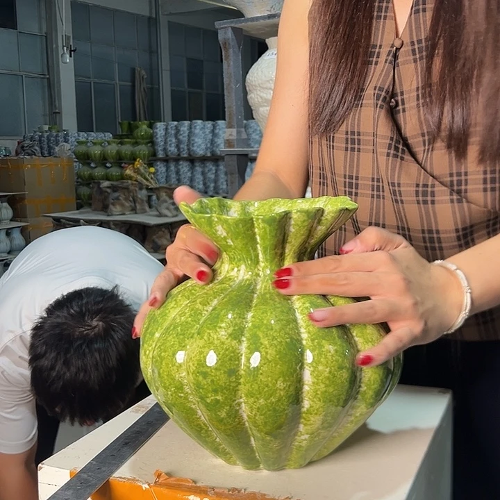 景德镇陶瓷花瓶微瑕介意勿拍