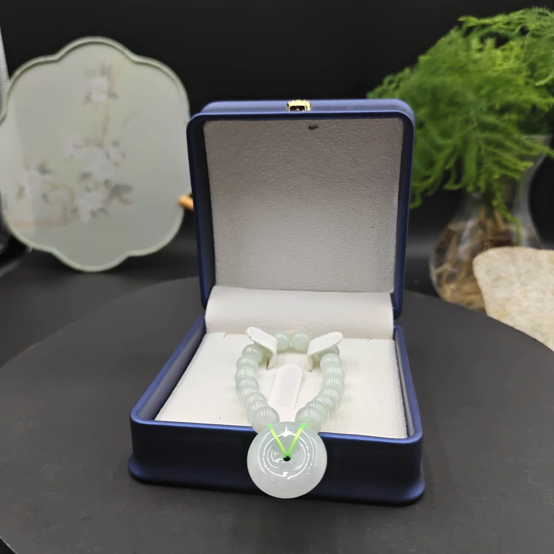 平平安安 |  翡翠古风手链搭配平安扣小吊坠 锁住平安幸福的美好