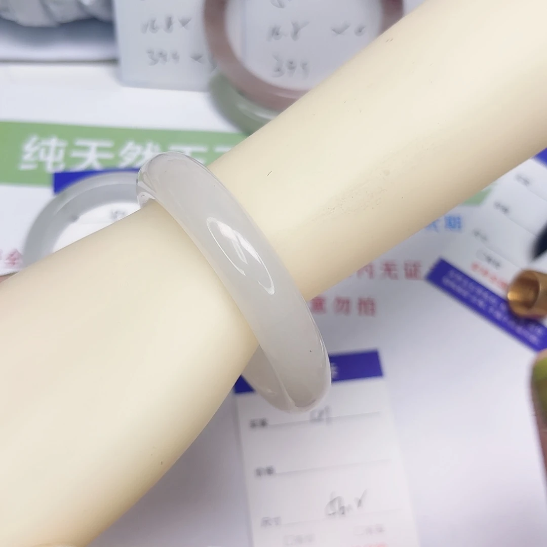 石英质玉未镶嵌手镯41/5655