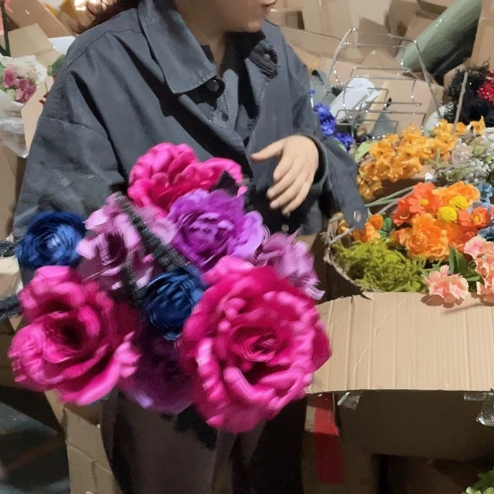 陶瓷花瓶，仿真绿植。