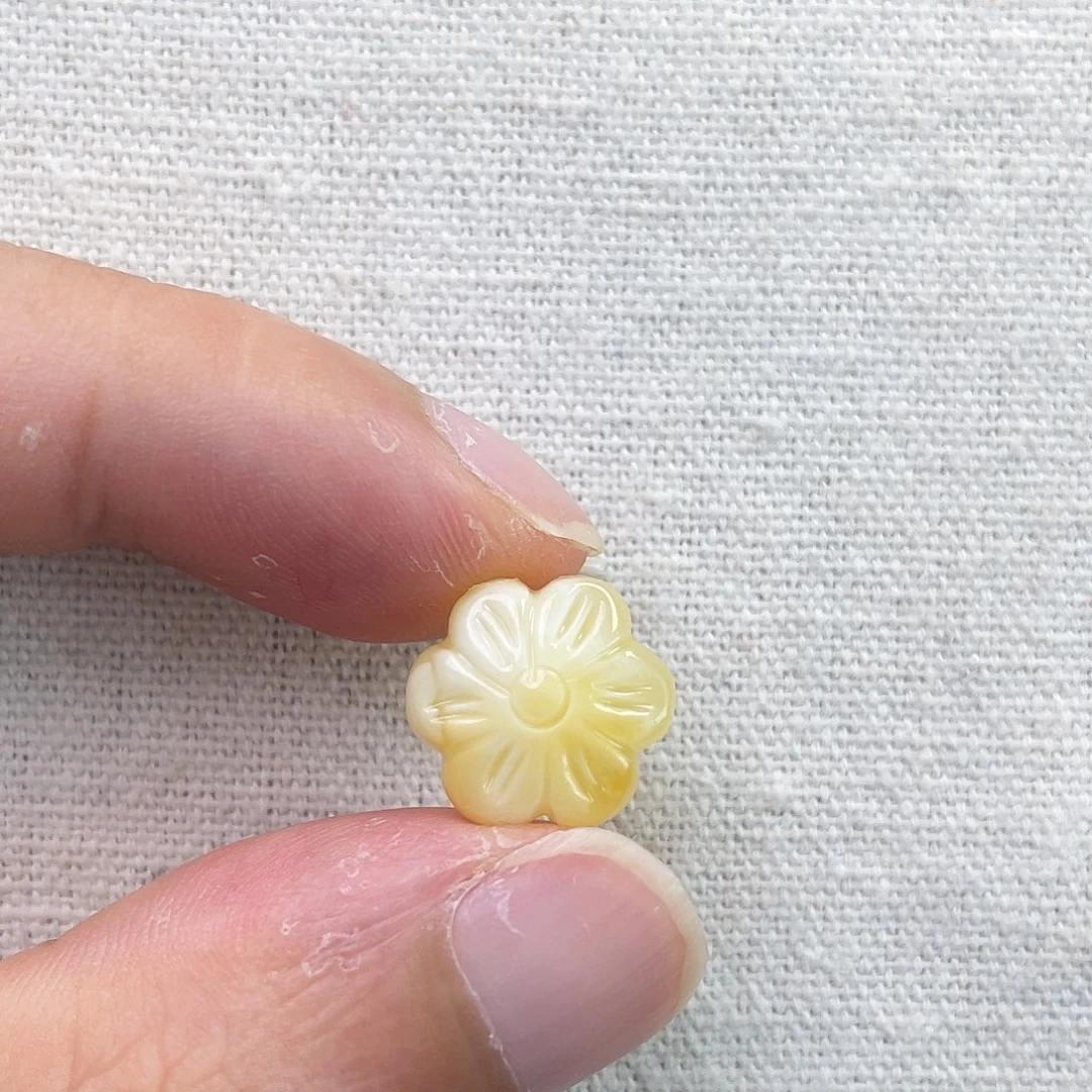琥珀未镶嵌裸石梅花