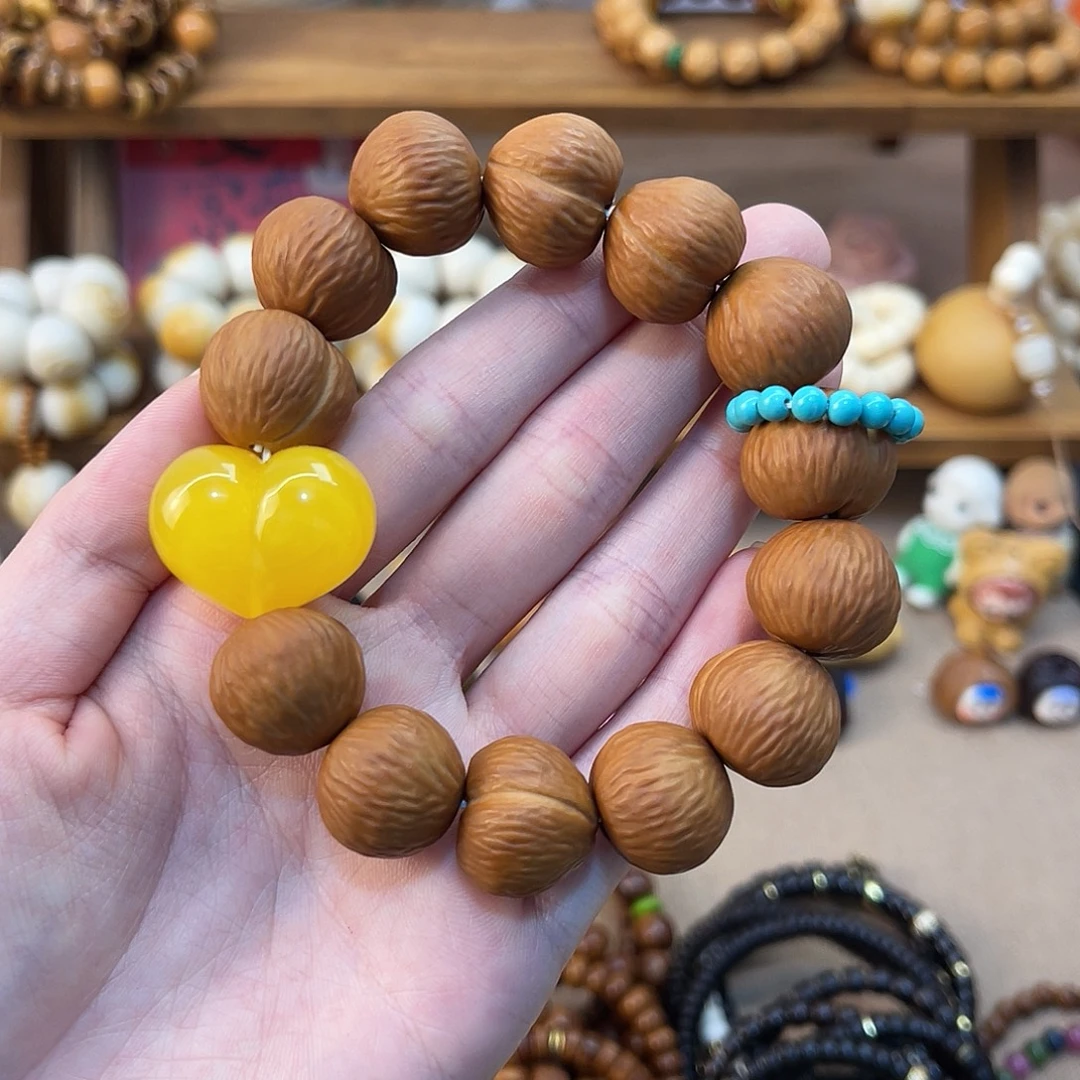 猴头核桃吊坠屁桃爱心