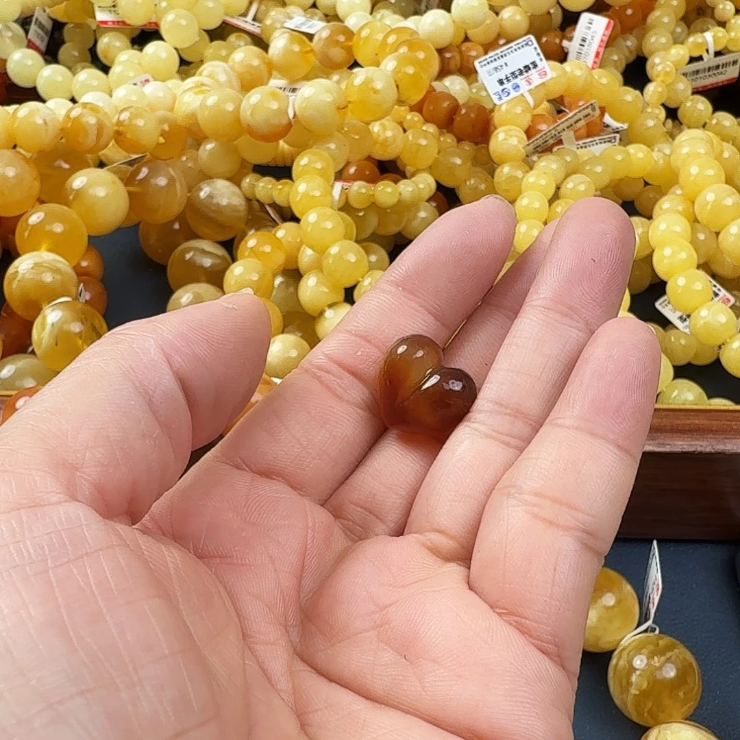 琥珀未镶嵌珠宝奇石