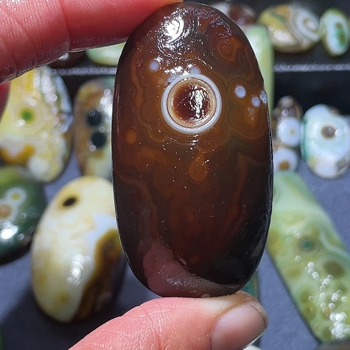 静***客玛瑙/玉髓未镶嵌珠宝奇石