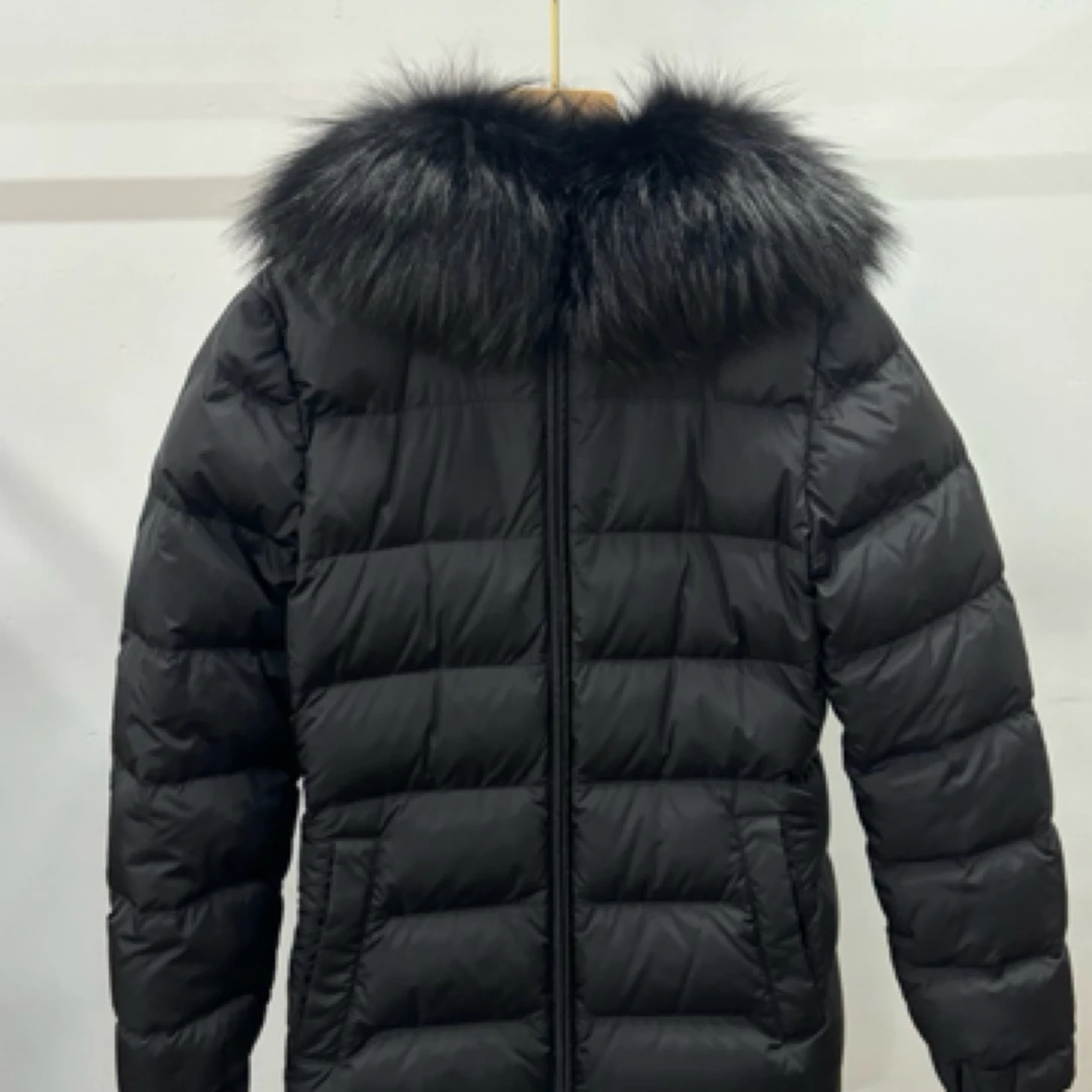 99新 Prada/普拉达 黑色毛领羽绒服/40码/B00797