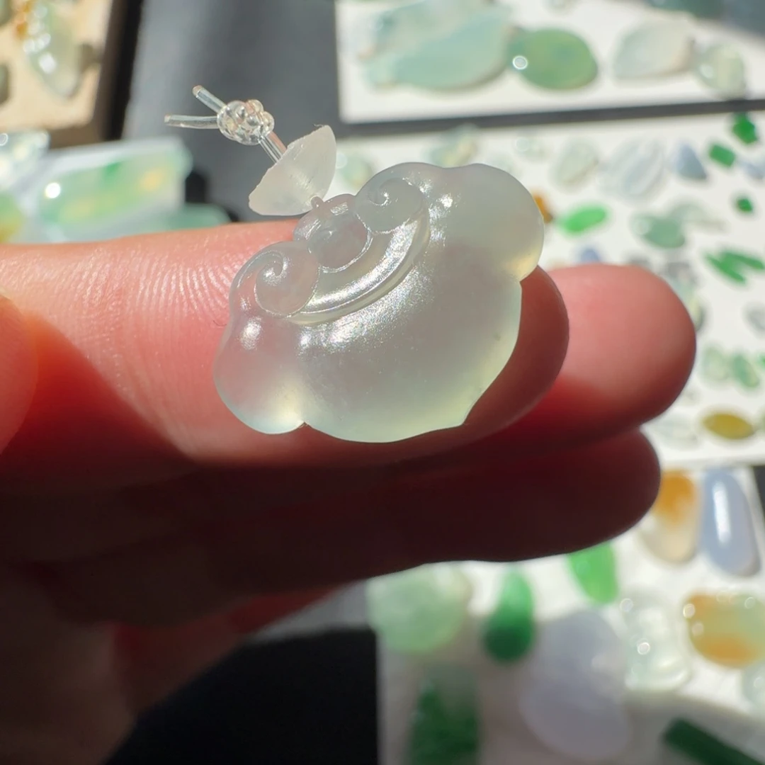 定制翡翠未镶嵌冰种如意锁