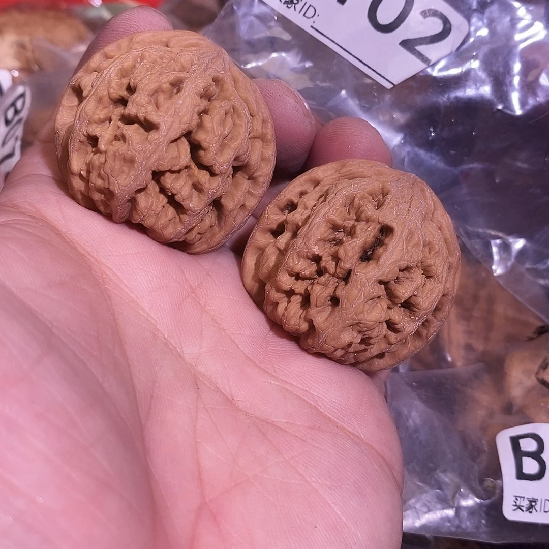 把件文玩核桃粗筋39尺。